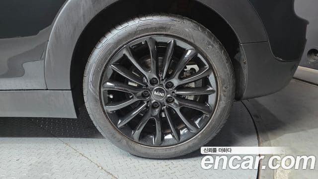 Mini Cooper Clubman 2024 — Photo 3/30