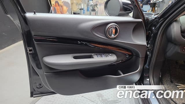 Mini Cooper Clubman 2024 — Photo 18/30