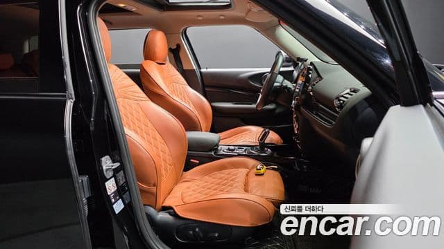 Mini Cooper Clubman 2024 — Photo 12/30