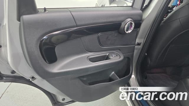 Mini Cooper Countryman 2023 — Photo 8/31