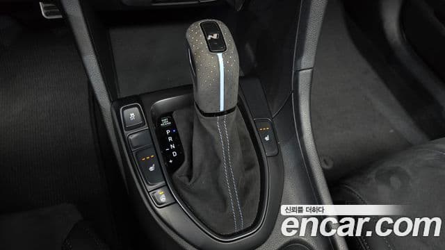 Hyundai Veloster 2021 — Şəkil 9/20
