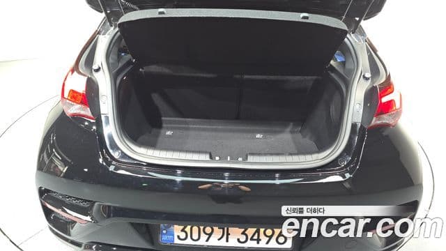 Hyundai Veloster 2021 — Şəkil 16/20