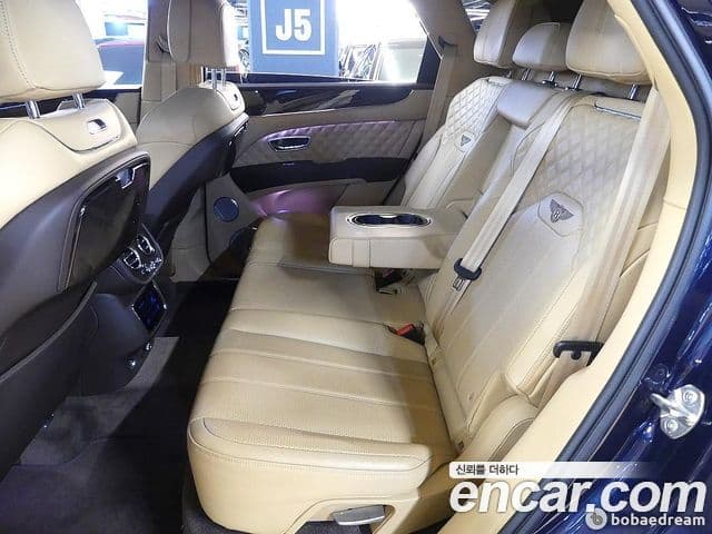 Bentley Bentayga 2022 — Photo 5/20
