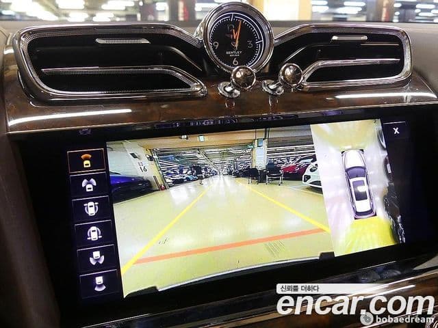 Bentley Bentayga 2022 — Photo 2/20