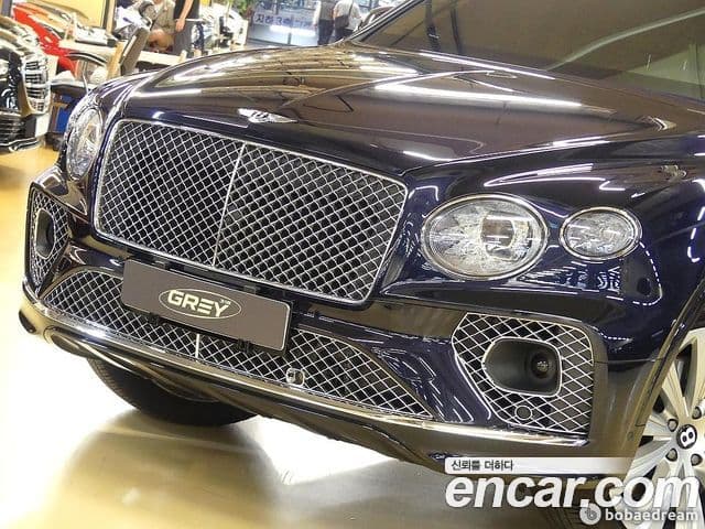 Bentley Bentayga 2022 — Photo 17/20