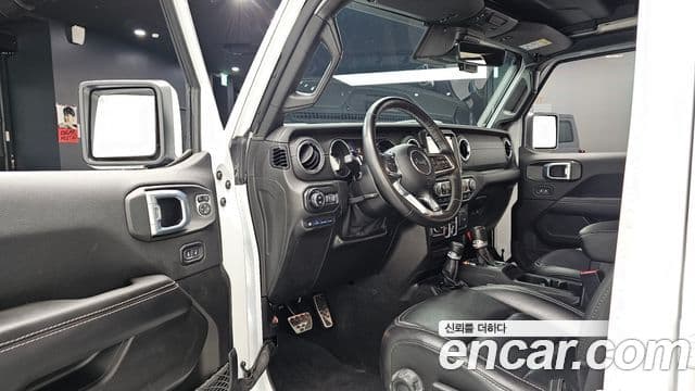 Jeep Wrangler 2021 — Şəkil 10/20