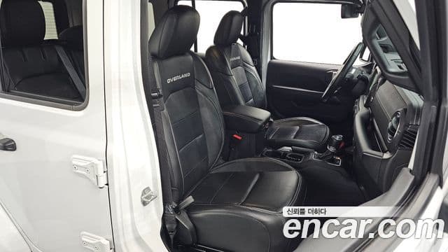 Jeep Wrangler 2021 — ფოტო 11/32
