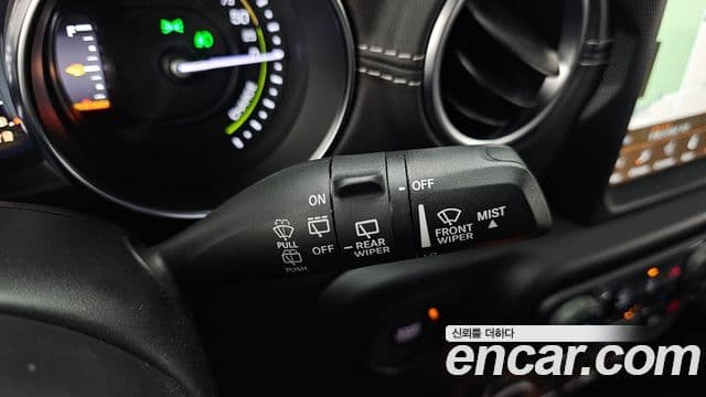 Jeep Wrangler 2021 — ფოტო 12/32