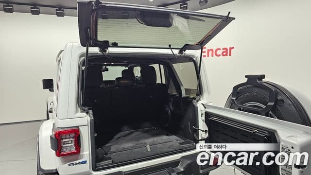 Jeep Wrangler 2021 — ფოტო 4/32