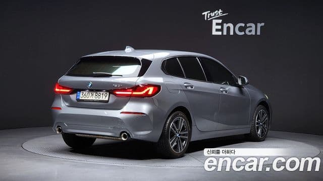 BMW 1 Series 2022 — Şəkil 2/20