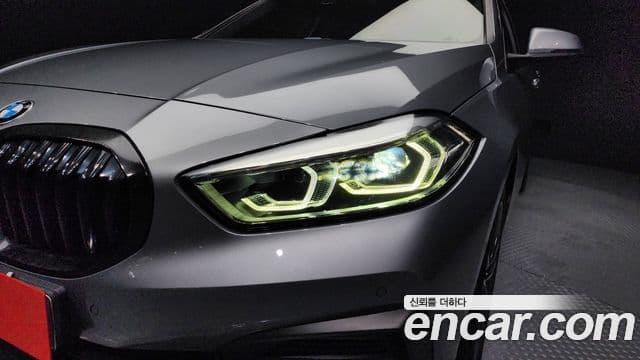 BMW 1 Series 2022 — Şəkil 16/31