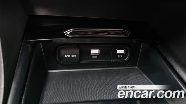 Kia K5 2020 — ფოტო 27/30