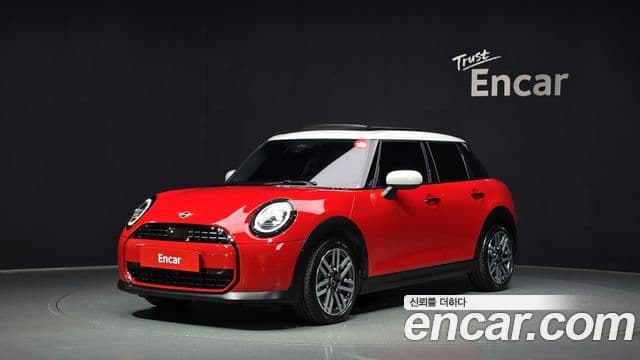Mini Cooper C 2025 — Фото 1/20
