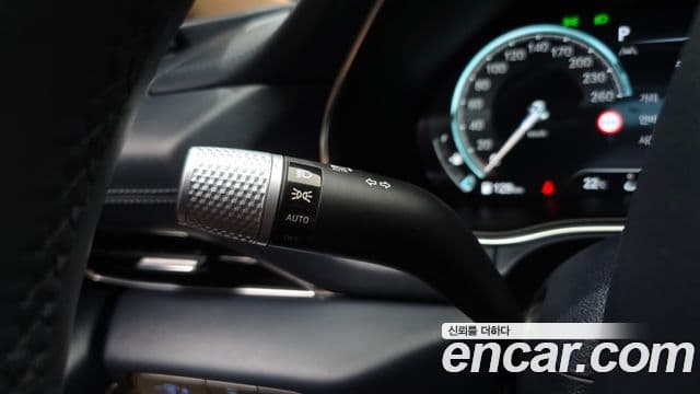 Genesis GV80 2022 — ფოტო 17/20