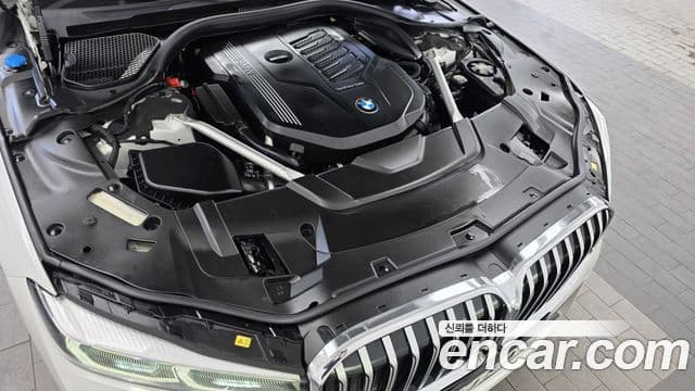BMW 7 Series 2022 — ფოტო 6/20