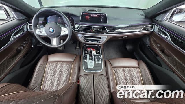 BMW 7 Series 2022 — ფოტო 7/20
