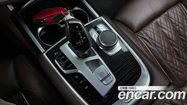 BMW 7 Series 2022 — ფოტო 9/20