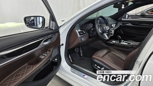 BMW 7 Series 2022 — ფოტო 10/20