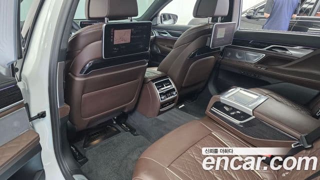 BMW 7 Series 2022 — ფოტო 12/20