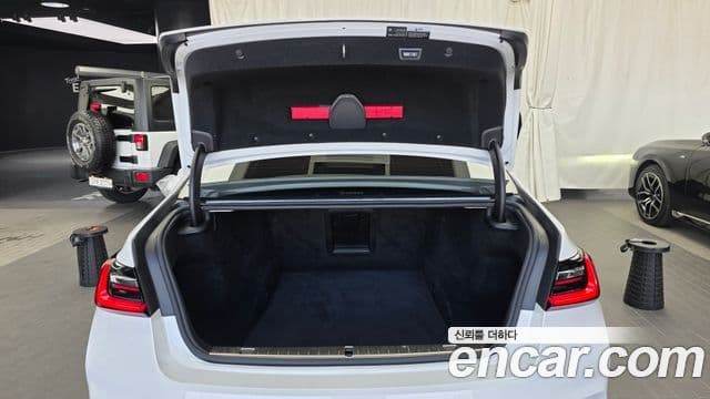BMW 7 Series 2022 — ფოტო 20/20