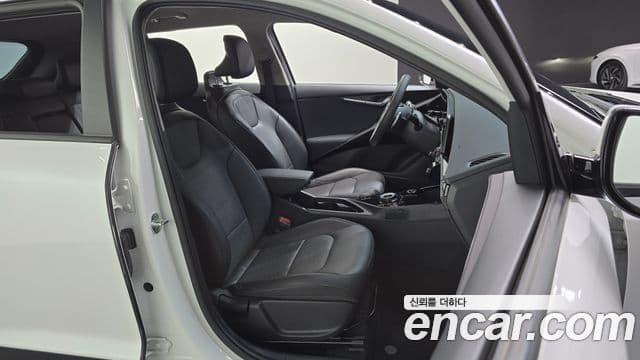 Kia Niro 2022 — Фото 11/20