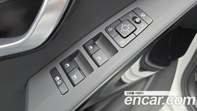Kia Niro 2022 — Фото 13/20