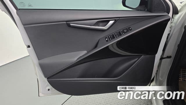 Kia Niro 2022 — ფოტო 13/31