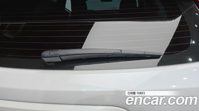 Kia Niro 2022 — ფოტო 15/31