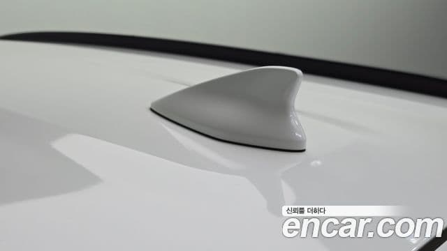 Kia Niro 2022 — ფოტო 14/31