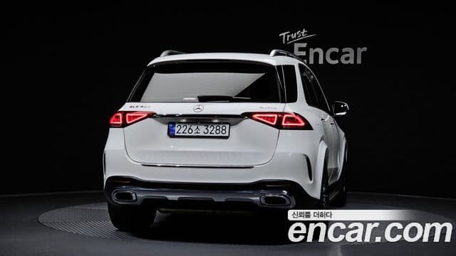 Mercedes-Benz GLE-Class 2020 — ფოტო 4/20