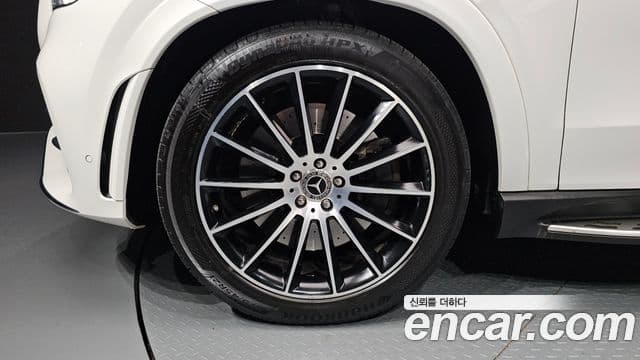 Mercedes-Benz GLE-Class 2020 — ფოტო 5/20