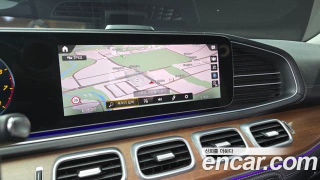 Mercedes-Benz GLE-Class 2020 — ფოტო 15/20