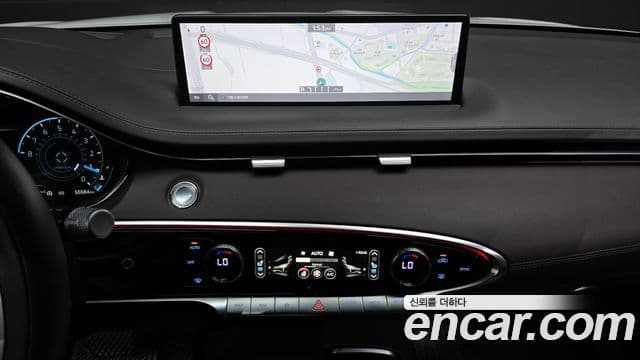 Genesis GV70 2021 — Şəkil 13/20