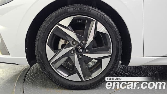 Hyundai The New Avante Hybrid 2020 — Photo 14/20