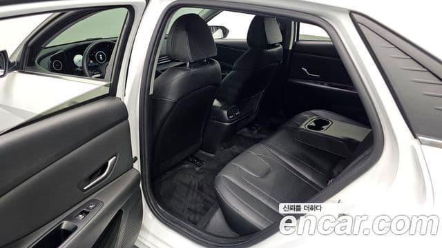 Hyundai The New Avante Hybrid 2020 — Photo 17/20