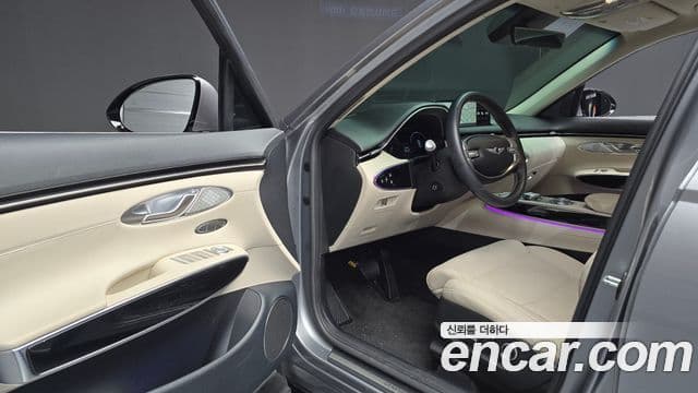 Genesis GV70 2023 — Şəkil 10/20