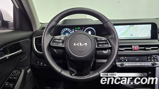 Kia Seltos 2024 — ფოტო 14/20