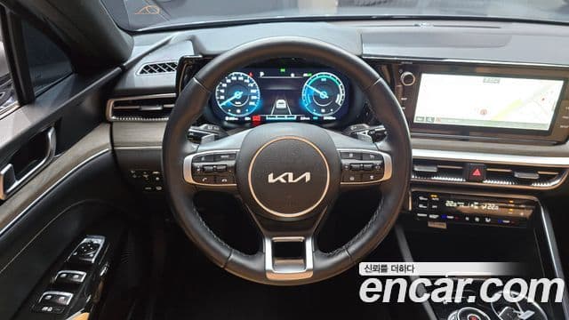 Kia K5 2023 — ფოტო 12/20