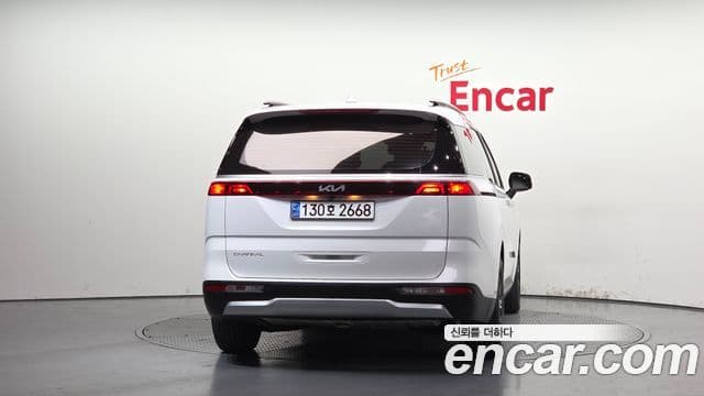 Kia Carnival 2023 — ფოტო 4/20