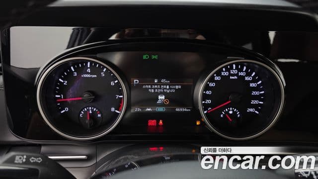 Kia Carnival 2023 — ფოტო 8/20