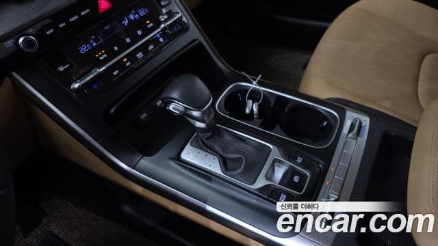 Kia Carnival 2023 — ფოტო 9/20