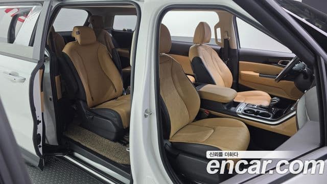 Kia Carnival 2023 — ფოტო 12/20