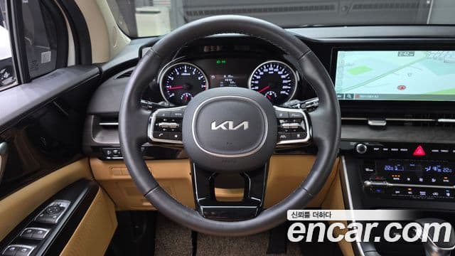 Kia Carnival 2023 — ფოტო 13/20