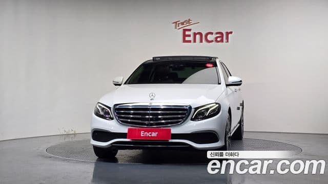 Mercedes-Benz E-Class 2018 — Фото 3/20