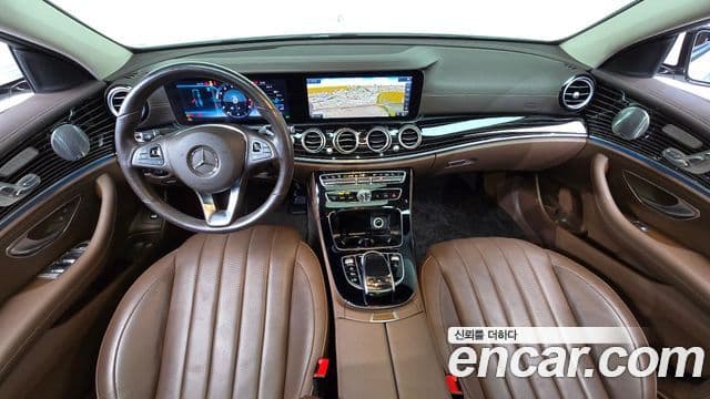 Mercedes-Benz E-Class 2018 — Фото 7/20