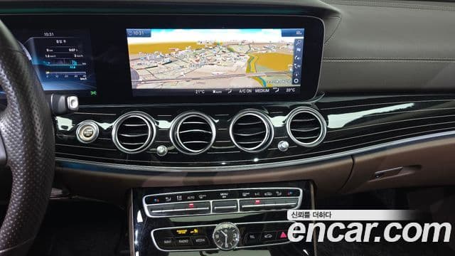 Mercedes-Benz E-Class 2018 — Фото 13/20