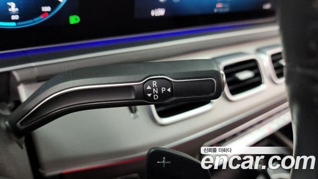 Mercedes-Benz GLE-Class 2020 — Photo 19/20