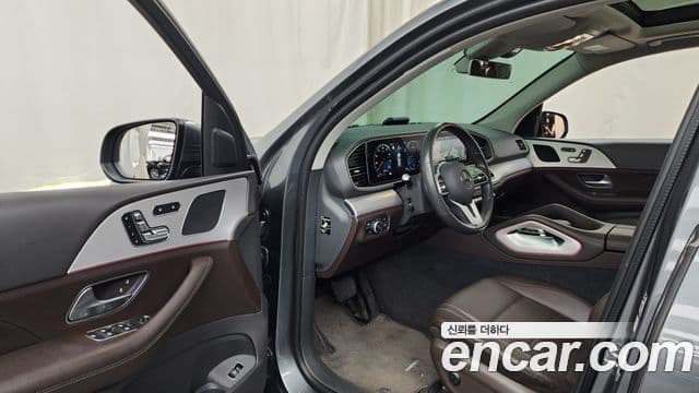 Mercedes-Benz GLE-Class 2020 — Photo 13/20