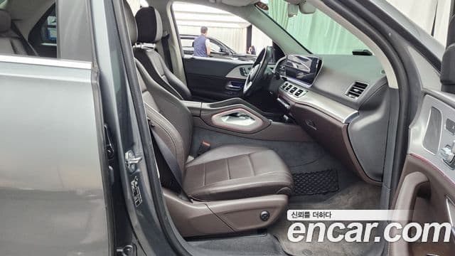 Mercedes-Benz GLE-Class 2020 — Photo 3/20