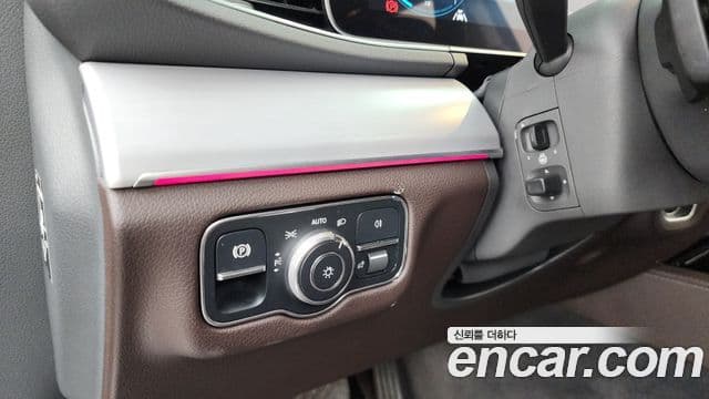 Mercedes-Benz GLE-Class 2020 — Photo 8/20